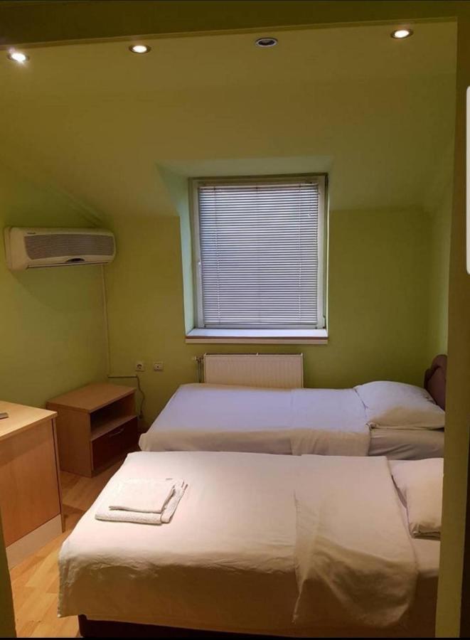 Hotel Viktorija Nova à Kanjiža Extérieur photo