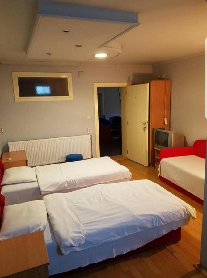 Hotel Viktorija Nova à Kanjiža Extérieur photo